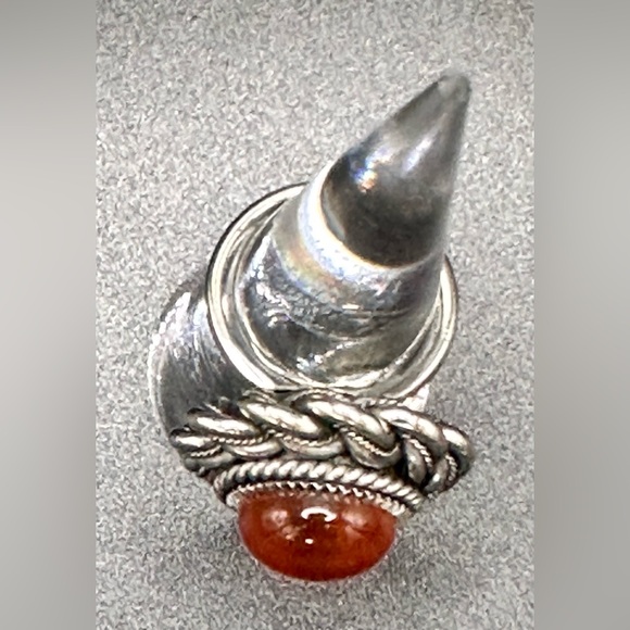Silver Tone Ring Set With a cabochon Amber
 Size 8￼ - Picture 6 of 14